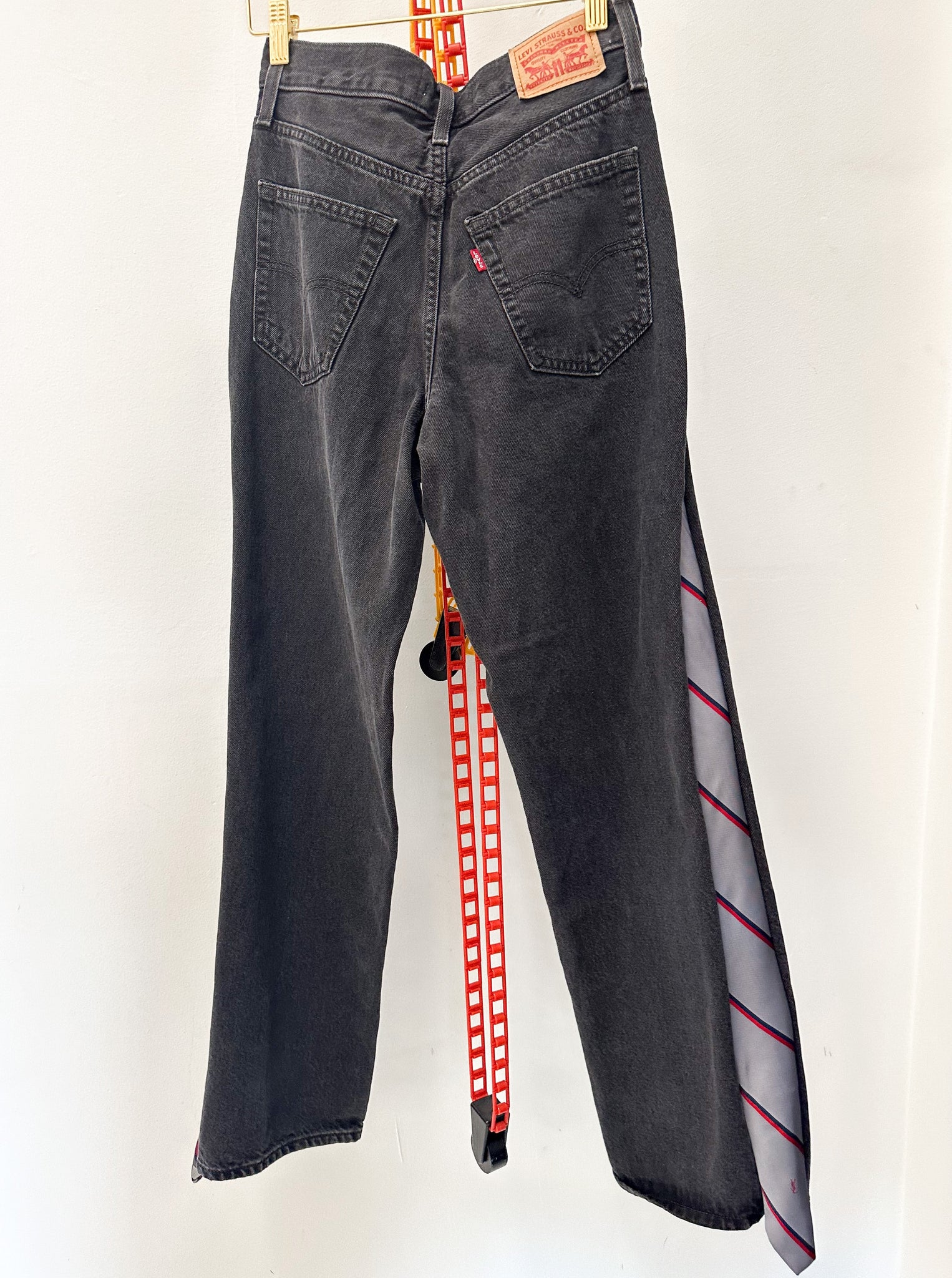 SILK TIE JEANS