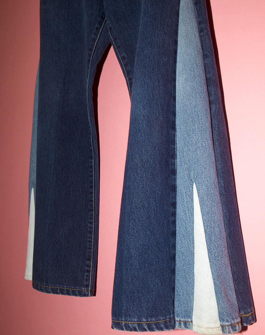 3 TONE FLARED JEANS