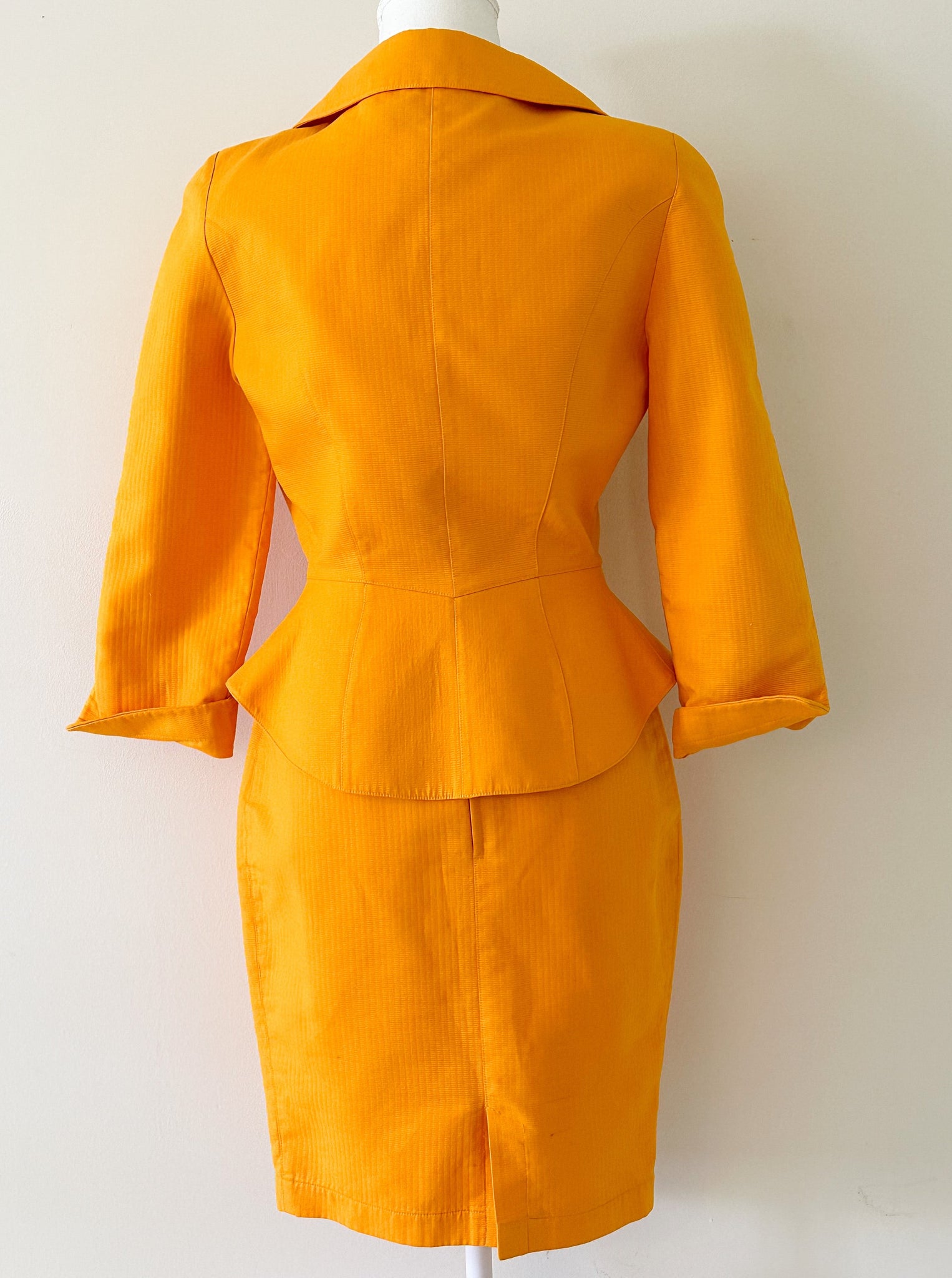 ORANGE MUGLER SET